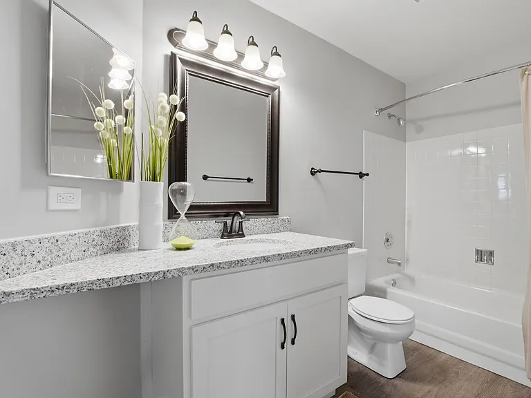 Forest Pointe Apartments — Photo 15