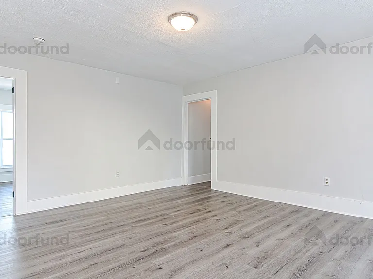 11 Pleasant St #7 — Photo 4