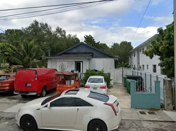 2511 NW 24th St, Miami, FL 33142