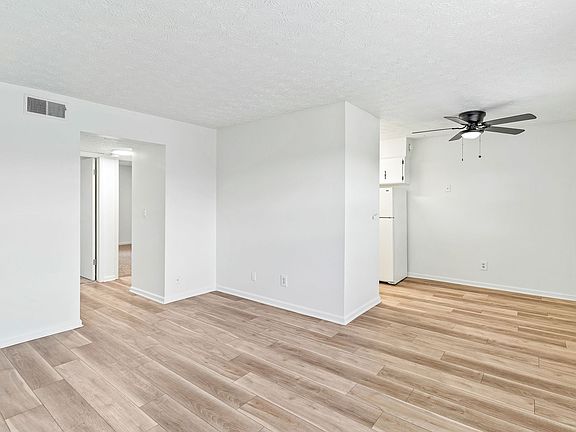 2nd image of 4203 Foreman Ln #4211-2