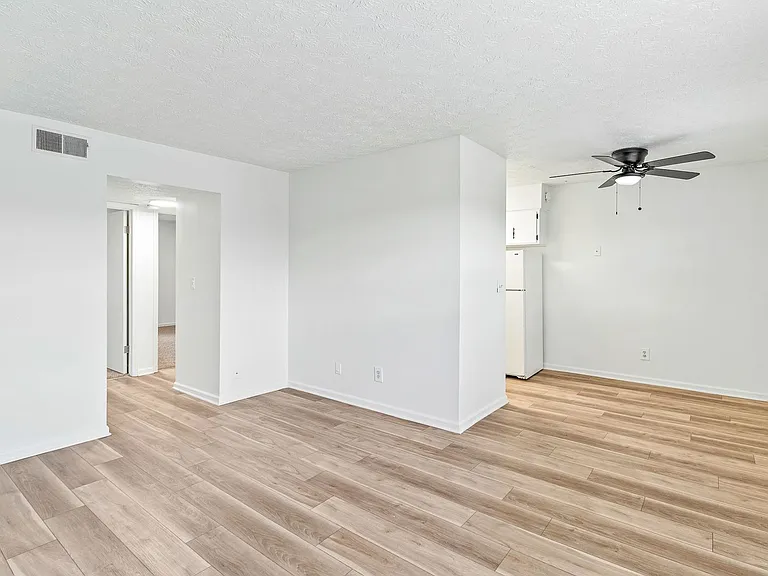Foreman Apartments — Photo 3
