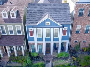 39 E Breezy Way, The Woodlands, TX 77380