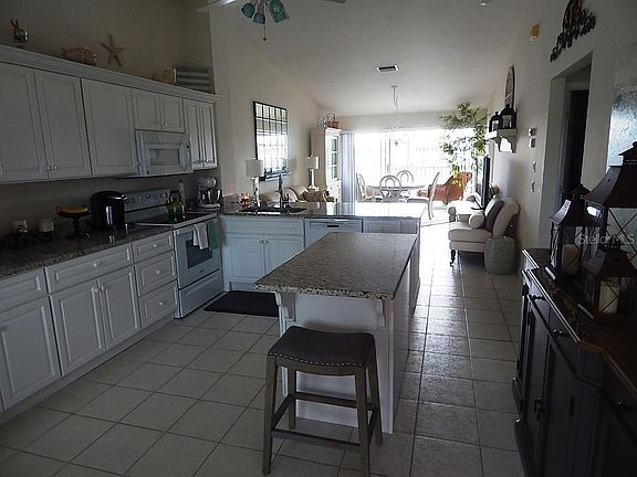5th image of 12144 SW Egret Cir APT 706