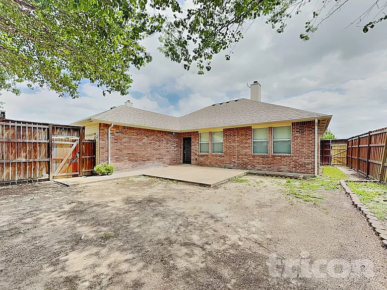 103 Hollow Tree Dr — Photo 15