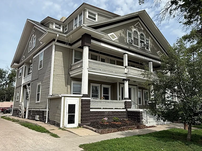 821 Goodhue Blvd #3 — Photo 9