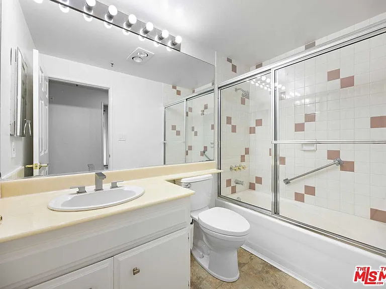 9836 Vidor Dr #1B — Photo 17