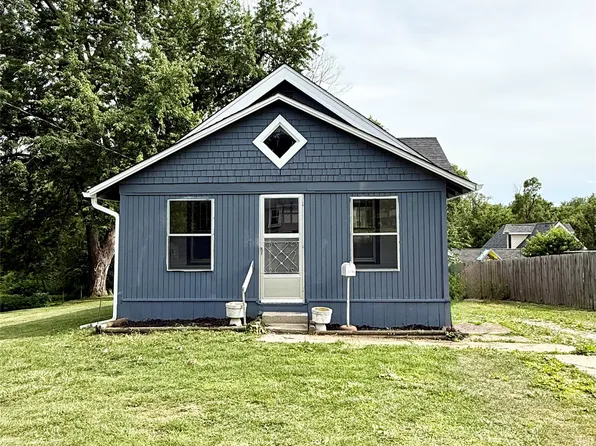 617 E Watrous Ave, Des Moines, IA 50315