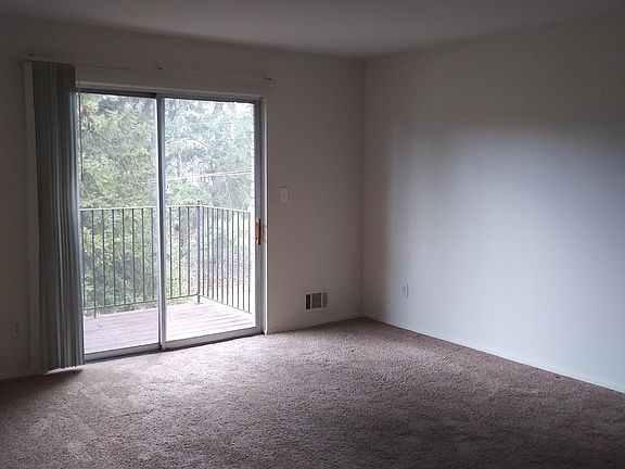 5th image of 1461 Oakshade St APT 15