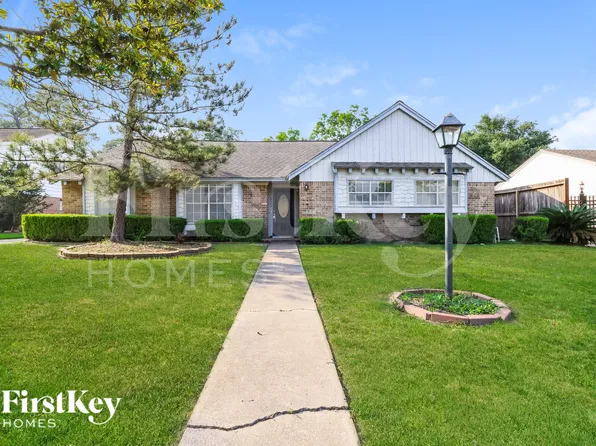 222 Magic Oaks Dr, Spring, TX 77388