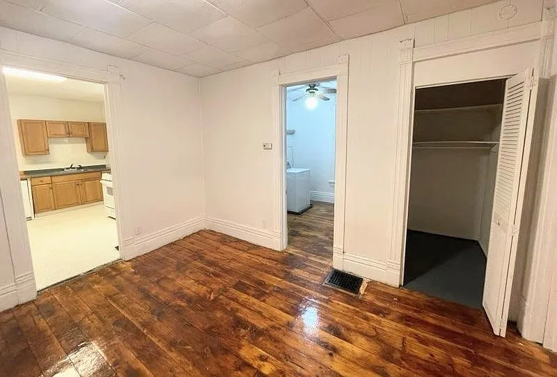 553 Tennyson Ave — Photo 4