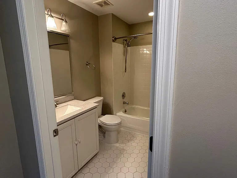 Hallway full bath