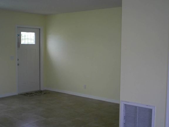 3rd image of 2849 SE Nance St