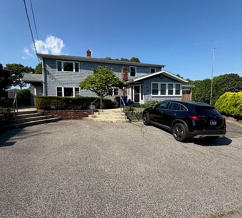 2nd image of 1082 Hancock St #2