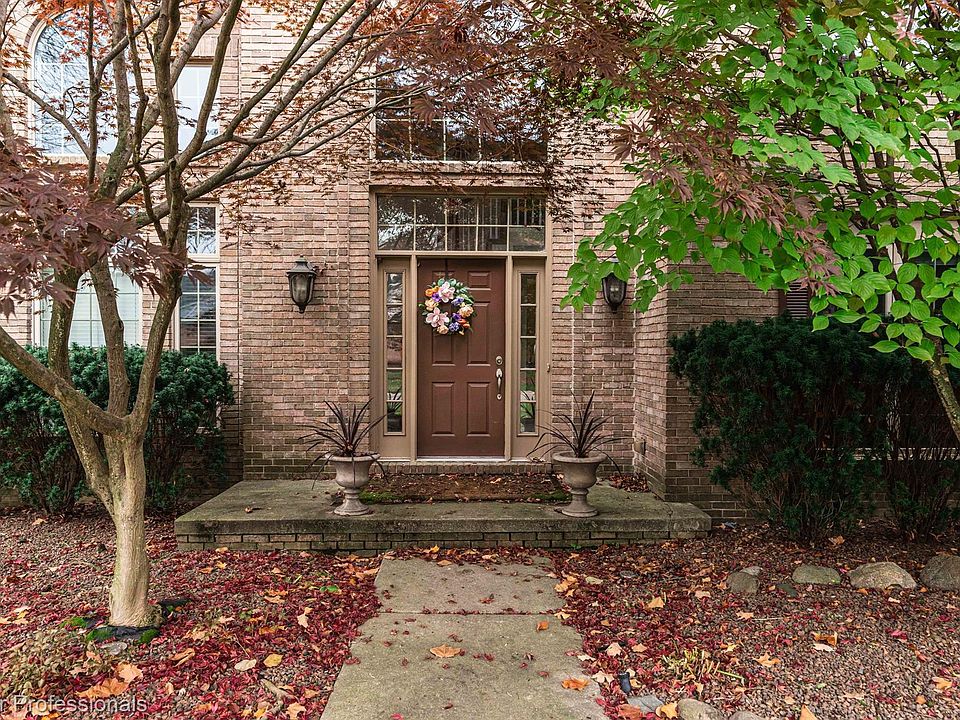 1st image of 40417 Beechwood Ct