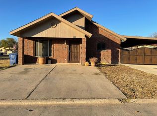 901 Minutemen Dr, Laredo, TX 78046