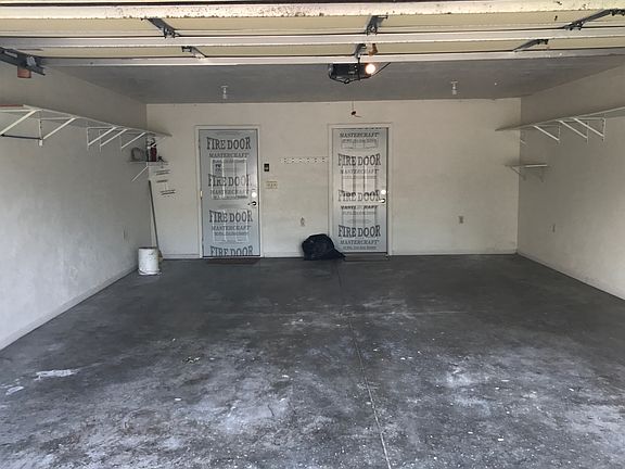 4th image of 1007 Henry Dr