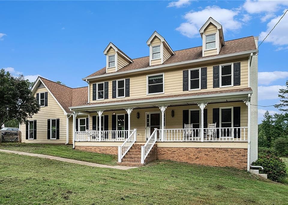 1st image of 4390 Inns Brook Dr