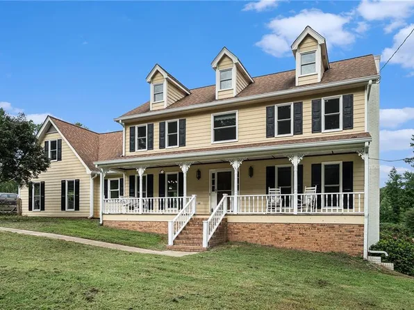4390 Inns Brook Dr, Snellville, GA 30039