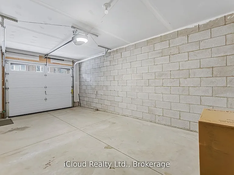 445 Ontario St N #103 — Photo 38