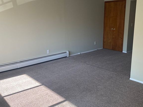 4th image of 2567 E Maple Rd APT 6