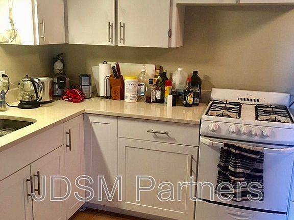 5th image of 1260 Vine St APT 5