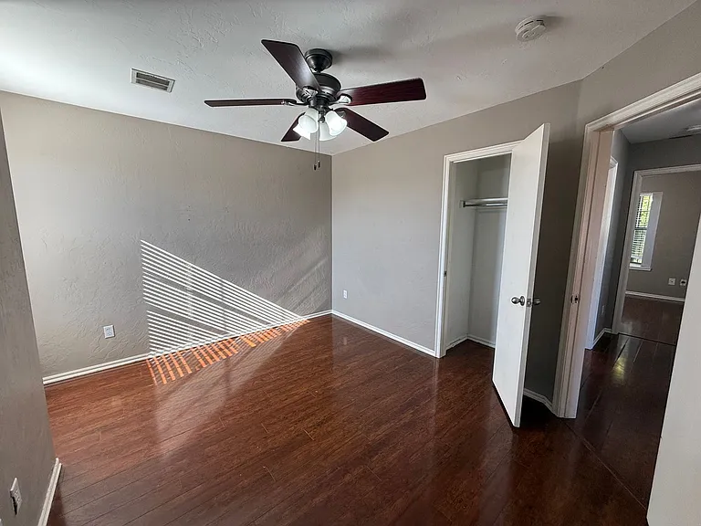 1404 SW 22nd St — Photo 23