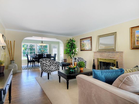 4th image of 209 W 39th Ave