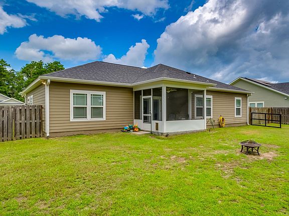 5th image of 75 Arbor View Dr