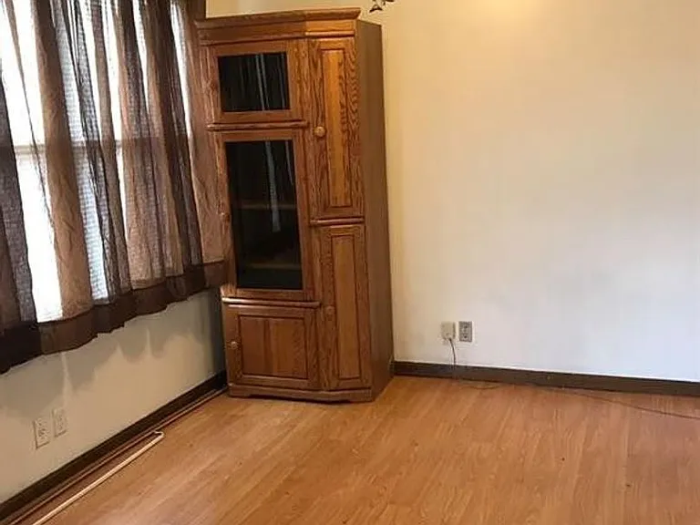 1724 Harmont Ave NE — Photo 1
