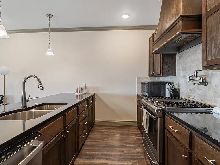9219 Ra Young Jr Dr — Photo 13