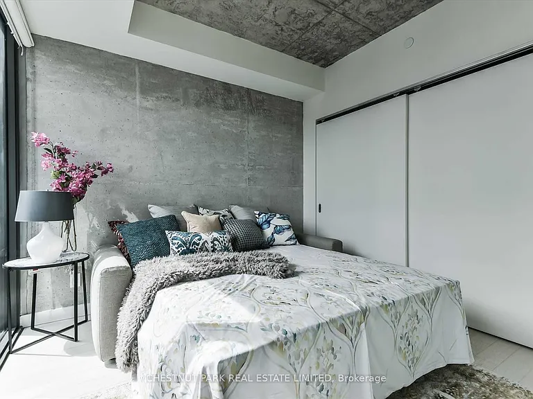 111 Bathurst St #908 — Photo 7