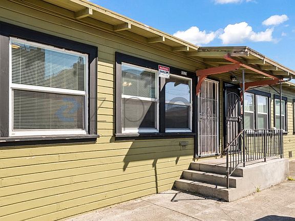 3rd image of 5917 Avenal Ave