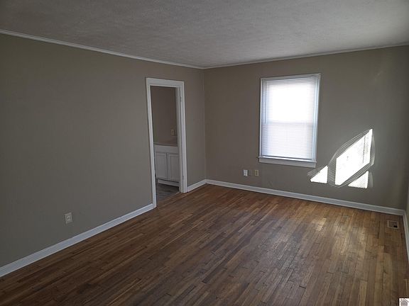 2nd image of 915 N 25th St