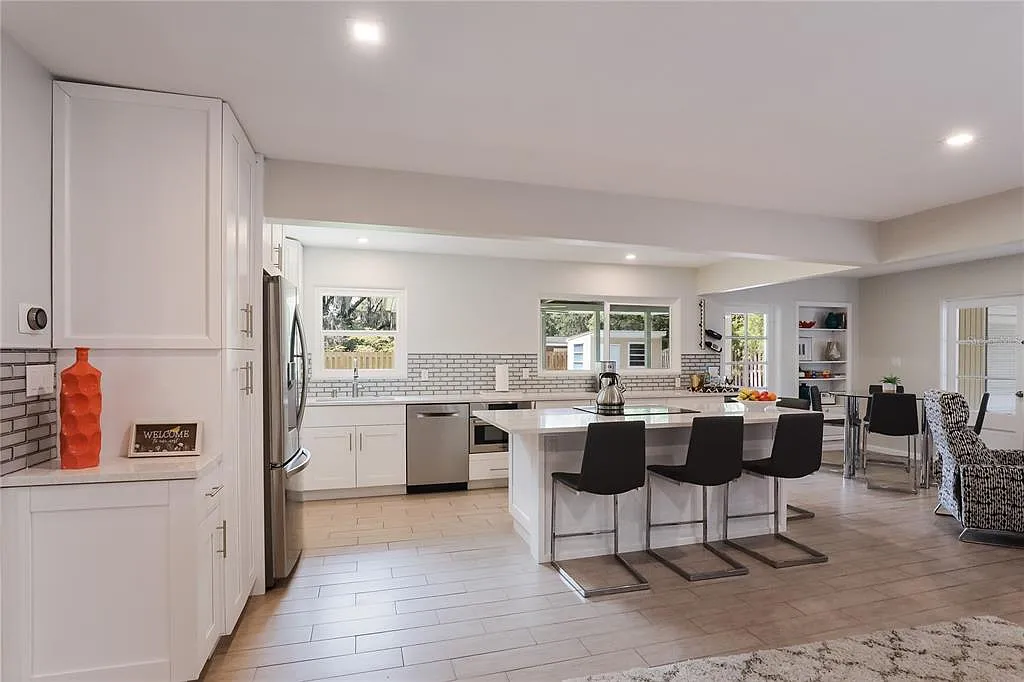 2 bed, 2.0 bath, 1178 sqft, $3,500 — Photo 2