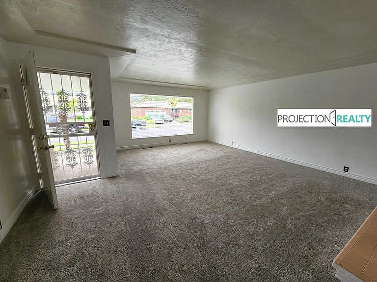 11128 NE Everett St — Photo 27
