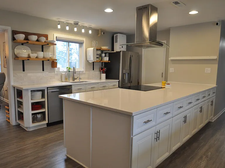 101 York Dr — Photo 4