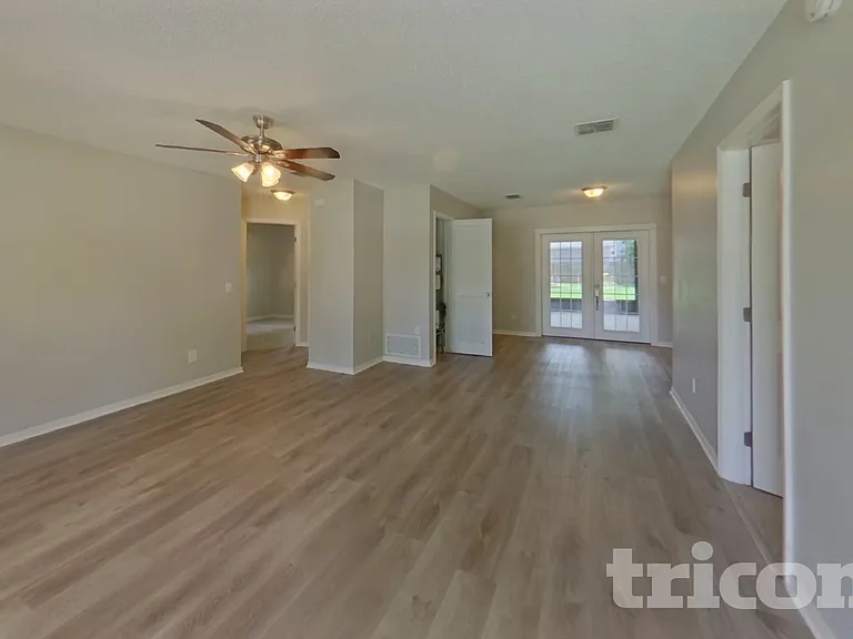 2159 Acorn Mnr — Photo 3