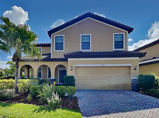 8135 36th St E, Sarasota, FL 34243