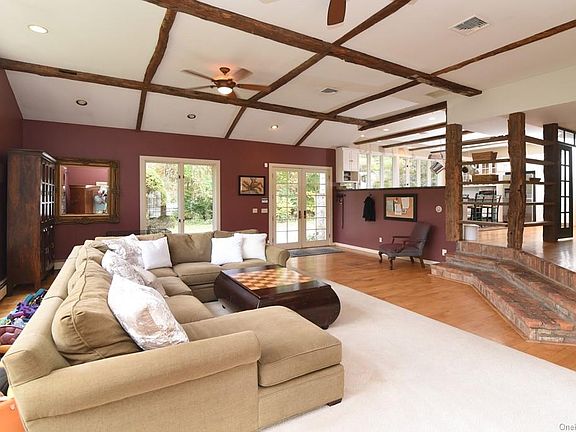 4th image of 120 Sherwood Hill Rd