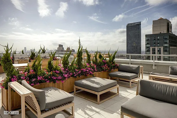 Rented by Citi Habitats | media 43