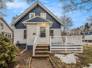 1040 Temple St SE, Grand Rapids, MI