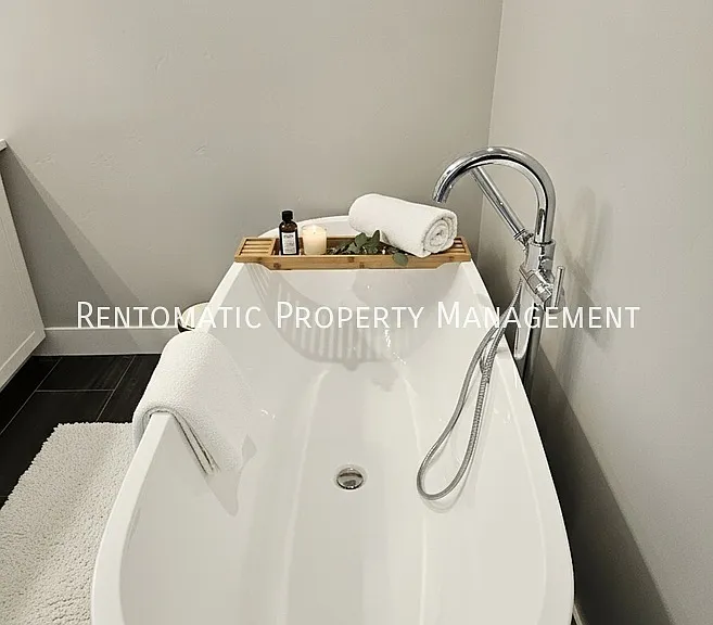 6935 Woods Rose Dr — Photo 35