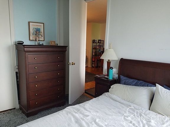 4th image of 300 E 40th St APT 27E