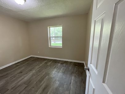 5th image of 3138 W 15th St
