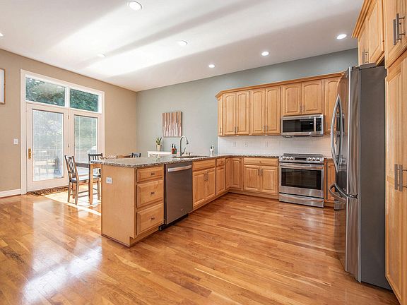 5th image of 239 Minges Hills Dr