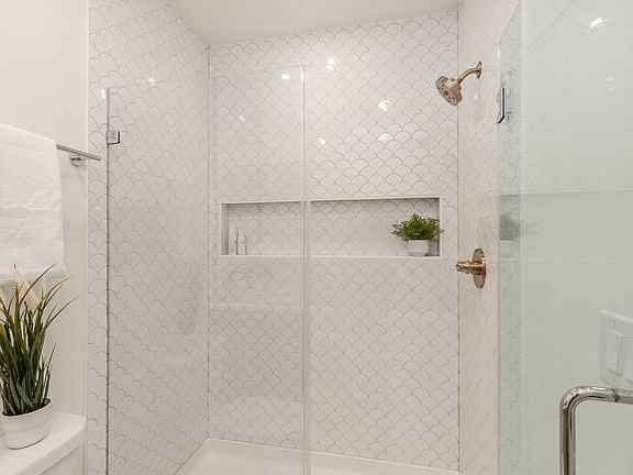 5th image of 1424 Germantown Ave #5