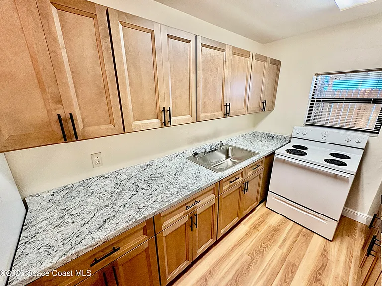 259 S Brevard Ave #4 — Photo 5