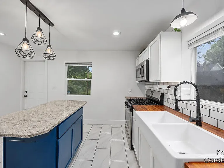 443 Barth Ave SE — Photo 8