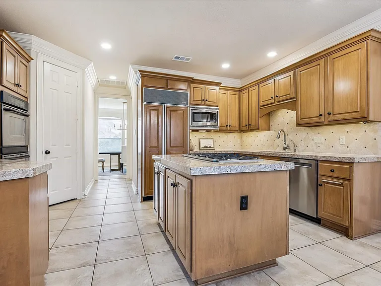 2210 Bywater Dr — Photo 18