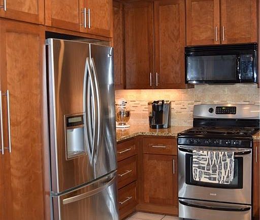 4th image of 8502 Fern Bluff Ave